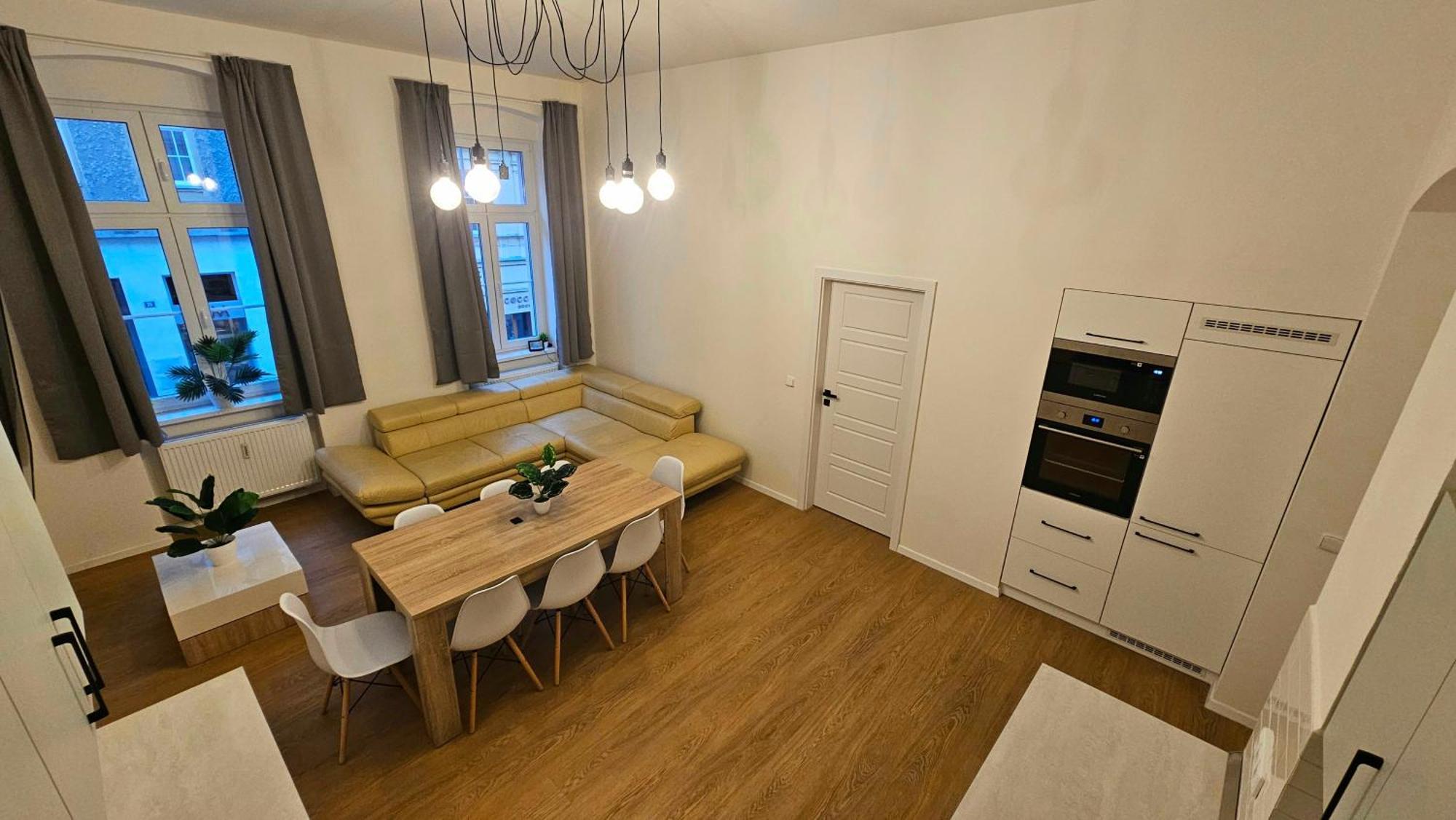 Apartman Maxmilian**** S Parkovanim Zdarma كارلوفي فاري المظهر الخارجي الصورة