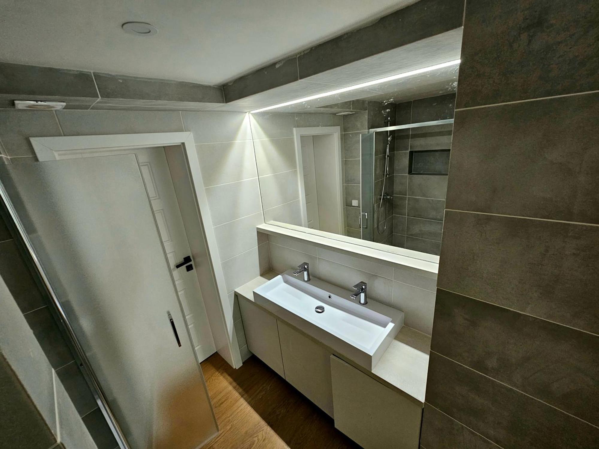 Apartman Maxmilian**** S Parkovanim Zdarma كارلوفي فاري المظهر الخارجي الصورة