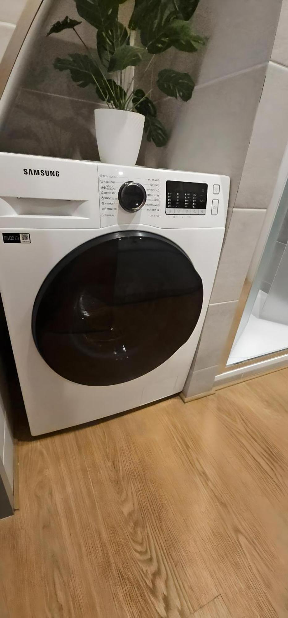 Apartman Maxmilian**** S Parkovanim Zdarma كارلوفي فاري المظهر الخارجي الصورة
